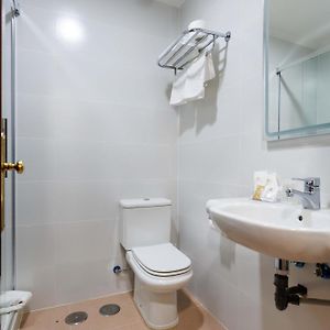 Habitación Estándar con 2 Camas Individuales